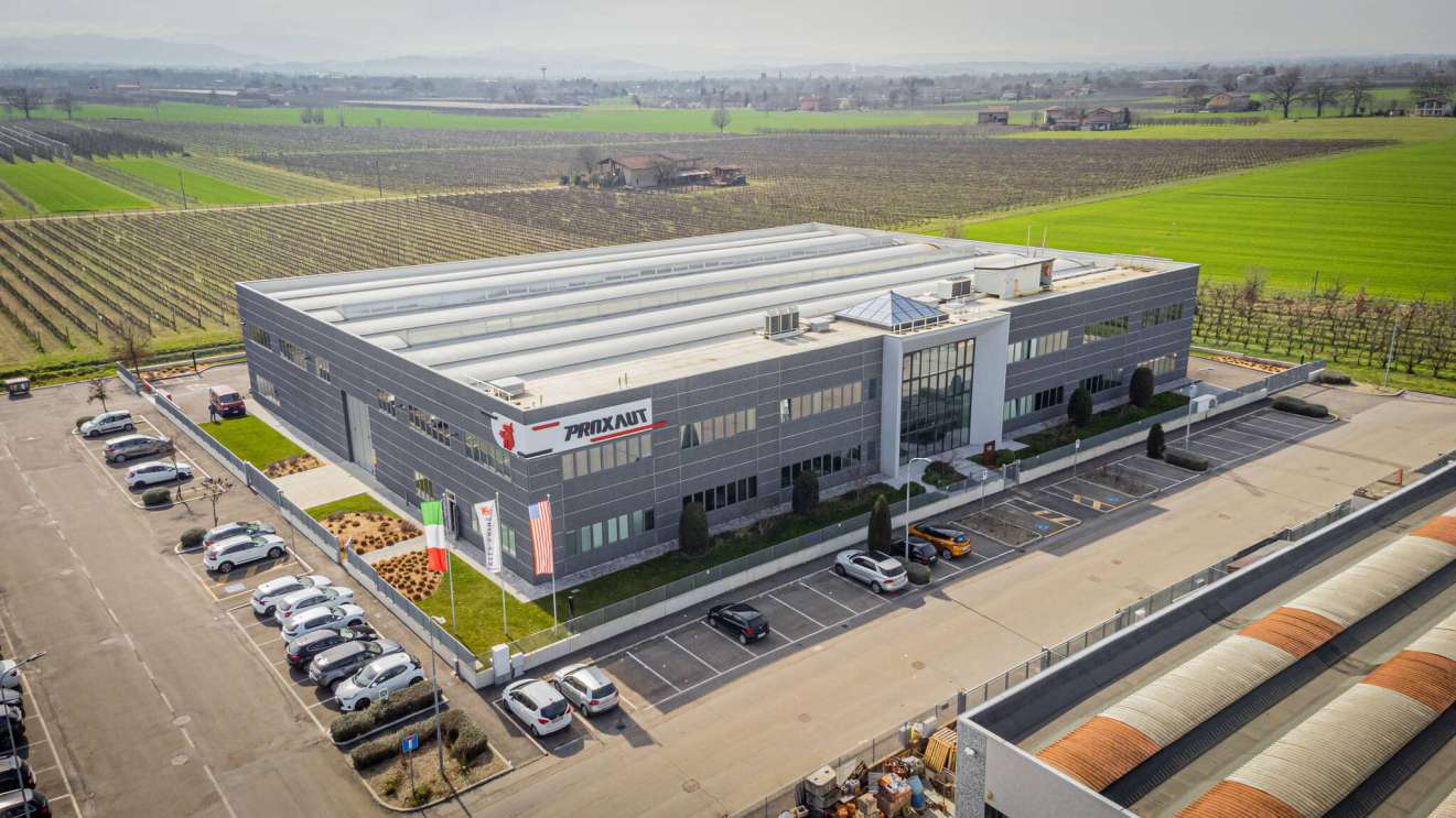 “Proxaut, la “sartoria dell’AGV”, dove si progettano e si realizzano modelli personalizzati, speciali, cuciti sulle esigenze del cliente”